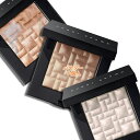 商品名 BOBBI BROWN(ボビイ ブラウン)ハイライティング パウダー 8g 商品説明 ブランドを代表するアイコン製品から、限定3色が登場。アジア人の肌を引き立てるために開発された #ピンクグロウに加え、シアーな発色と光を取り込むパールピグメントをベストバランスで配合した新シェードは、どんなアングルからも光を受けとめ、自然で立体的なツヤをオーダーメイドに纏うように、重ねることができます。 メーカー BOBBI BROWN(ボビイ ブラウン) 広告文責 はくちょうまる合同会社　03-6447-7112 商品区分 フェイスパウダー・お粉