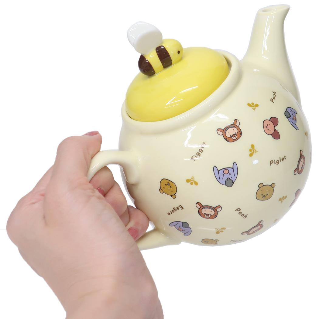 【ポイント10倍 & クーポン！】くまのプーさん 陶磁器製急須 ティーポット ゆるるん ディズニー サンアート プレゼント ギフト かわいい 茶こし付き キャラクター グッズ シネマコレクション 2