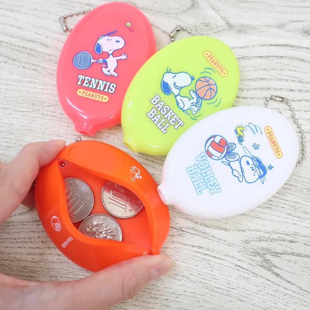 キャラクターのシネマコレクションの【最大1000円OFFクーポン！】スヌーピー 小銭入れ コインケース フットボール ピーナッツ マリモクラフト コインホルダー 小物入れ キャラクター グッズ メール便可 シネマコレクション｜アングル3