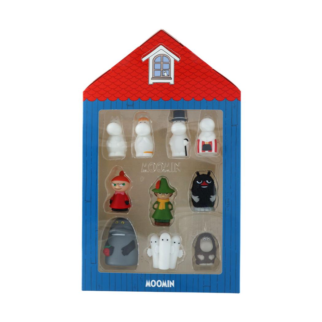 大人気[Moomin/ムーミン]グッズにまたまた可愛いnewアイテム登場こちらはとっても楽しい[フィンガーパペットマスコット10個セット]指にはめて遊べる指人形になっちゃいました。全キャラクターが揃うセットです。相関図付きのムーミンやしき型のパッケージです。ほかにもいろんなグッズがあるからお気に入りをみつけてね。サイズ：約205x340x53mm素材：PVC内容：10柄各1個 計10個ムーミン/スノークのおじょうさん/パパ/ママ/リトルミイ/スナフキン/スティンキー/モラン/ニョロニョロ/ご先祖さま
