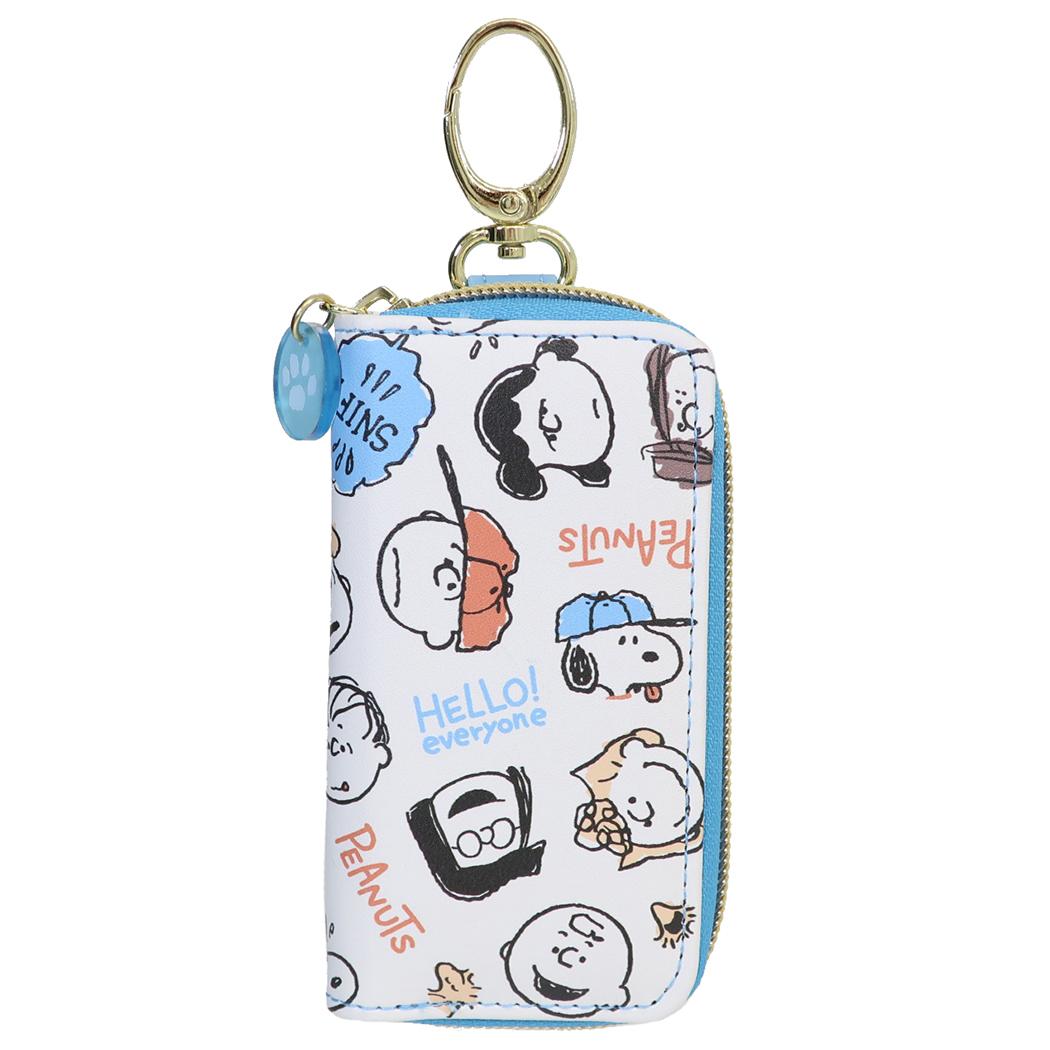 大人気[PEANUTS/SNOOPY]グッズにまたまた可愛いnewアイテム登場こちらはかわいい[キーケース]キーチェーン付きのコンパクトなポーチカラビナが付いているのでカバンにも付けることができます。同シリーズのかわいい雑貨いろいろあるのでお気に入り揃えてくださいサイズ：約65x125x25mm素材：合成皮革、ポリエステル（内側）スヌーピーグッズ/鍵入れこの商品と同じようなおすすめ商品　⇒スヌーピー キーケースポーチ　⇒スヌーピー Cool tweets　⇒スヌーピー スマートキーケース SUPER BEAGLE同じキャラクター・同じ種類の商品を探す　⇒同じキャラクター（スヌーピー）の商品はこちら　⇒同じ種類（キーケース）の商品はこちら　⇒同じキャラクターの同じ種類（スヌーピー キーケース）の商品はこちら