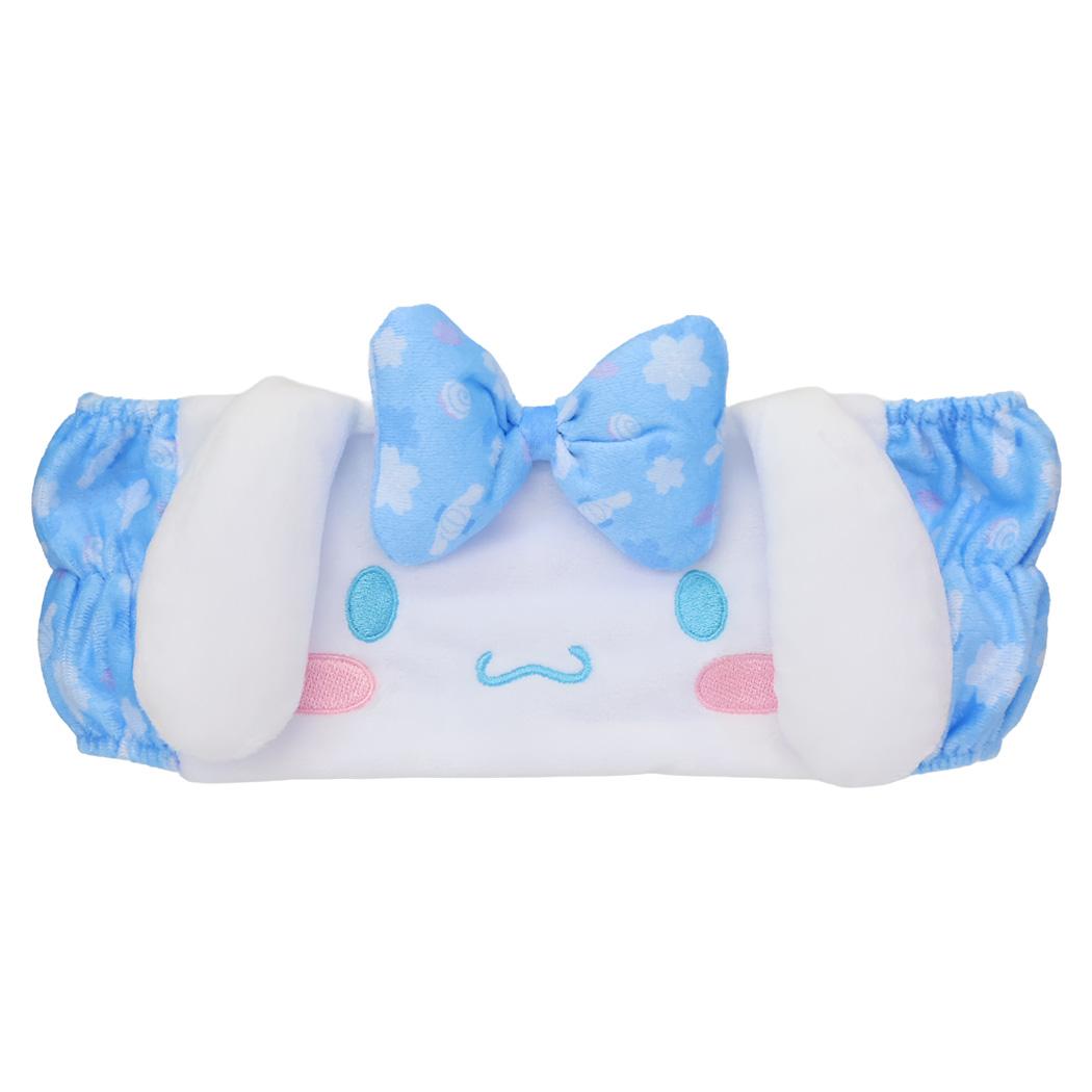 大人気サンリオキャラクターグッズにまたまた可愛いnewアイテム登場こちらはお風呂上りのスキンケアやメイクなどに便利な[ヘアバンド]和風の総柄デザインがかわいい！デザインいろいろあるのでお気に入りをみつけてくださいサイズ：約235x100mm(耳など除く)素材：ポリエステル対象年齢：6歳以上
