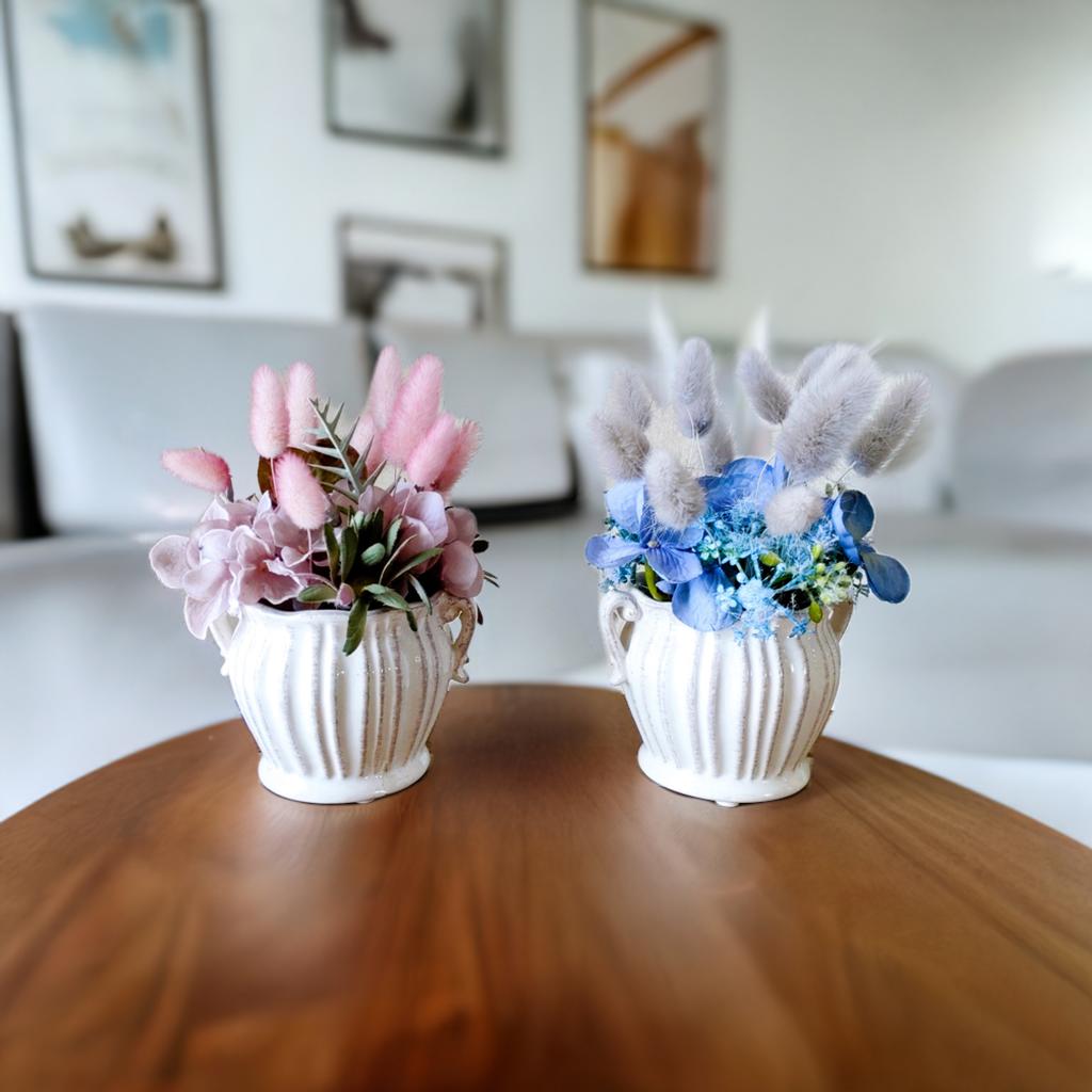 ポット型花器のアレンジメント