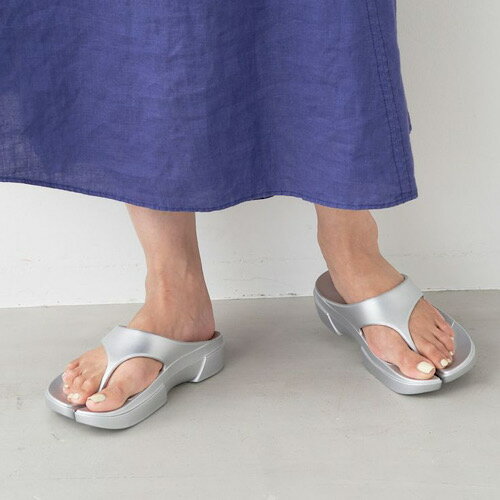 PAES (フェーズ / ペイズ) Flip Flop metal サンダル リカバリーサンダル SILVER シルバー 0124110067のサムネイル