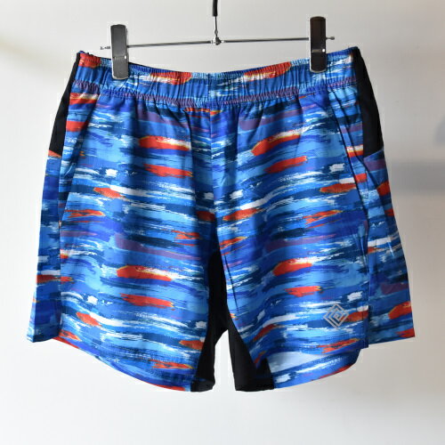 TASTEX®にELDORESOが別注した高機能素材の総柄ファブリックで仕立てた、マルチポケット付きのランニングショーツ 【Product Description】 TANATEX社にブランドで別注をしたストレッチ性を持つ軽量な高機能素材に...