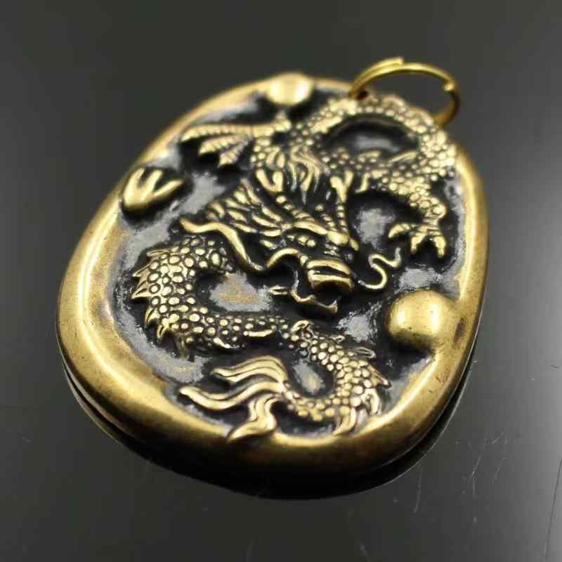 ペンダント 中国風 アクセサリー レトロ 真鍮 彫刻 中国 ドラゴン 銅 メダル ペンダント キーホルダー ソリッド ペンダント 辰年 吉祥 銅 ペンダント 干支年