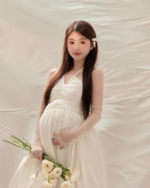 楽天サークルYouフォト 衣装 マタニティ おしゃれ 記念 思い出 フォト スタジオ 妊婦 写真 かわいい さわやか 妊娠 ママ アート 自宅 フリーサイズ シンプル ワンピース ドレス