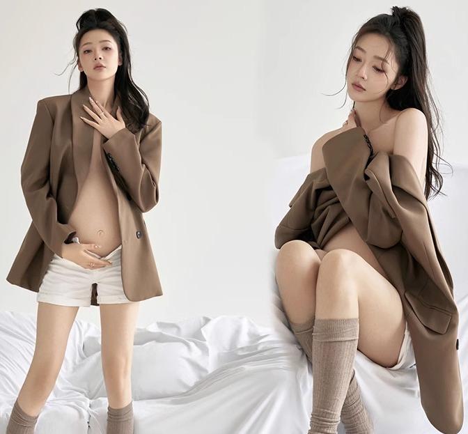 マタニティ おしゃれ ファッション スタジオ 写真 屋内 シンプル コーヒー スーツ 妊婦 撮影 フリーサイズ セット かわいい カジュアル