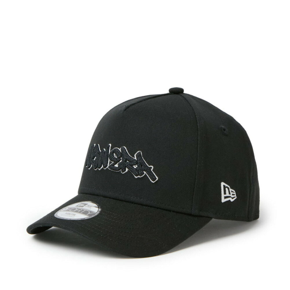 “ニューエラキッズ”のYOUTH 9FORTY AF TAGGING LOGO CAPグラフィティ調のブランドネームを刺繍でデザインしたコレクション。インパクトのあるロゴが、スタイリングのアクセントとして映える。シルエットは9FORTYをベースに、フロント部1枚パネルにして上部をつまんだ独特のシルエットが特徴。型崩れしにくいシルエットで少し深みがある被り心地です。バイザー（つば）はあらかじめ着用しやすい状態にカーブしています。バックでサイズ調節が可能になっています。本体　綿100%刺しゅう糸　ポリエステル00%グレーメーカー希望小売価格はメーカー商品タグに基づいて掲載しています関連キーワード:子供服 キッズ 男の子 女の子 ガールズ ボーイズ 女子 男子 男児 ジュニア ユニセックス カジュアル YTH(52-55.8)cm ner15124984採寸結果は全てセンチ表記です。商品により多少の誤差がございます。目安とお考え下さい。※BCはバックセンター（首から裾までの後中心）です。※SNPはサイドネックポイント（肩から裾までの直線で計測した長さ）です。a215a