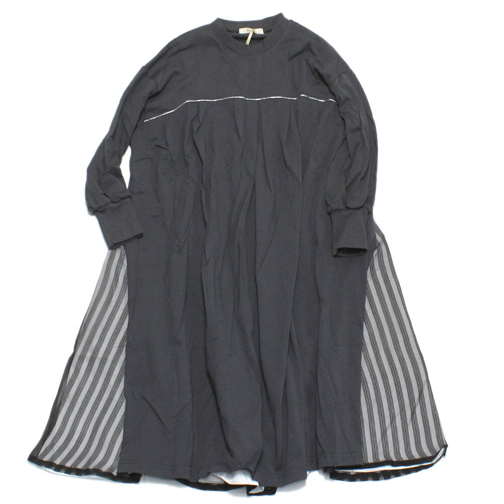 “ユニカ”のパネル配色カラーAラインワンピースunicaらしい遊びを取り入れたAラインワンピース。動きに合わせて揺れるフレア部分には、ストライプ生地をパネルのように組み合わせてデザインにメリハリを作りました。前後で異なる雰囲気を楽しめる、遊...