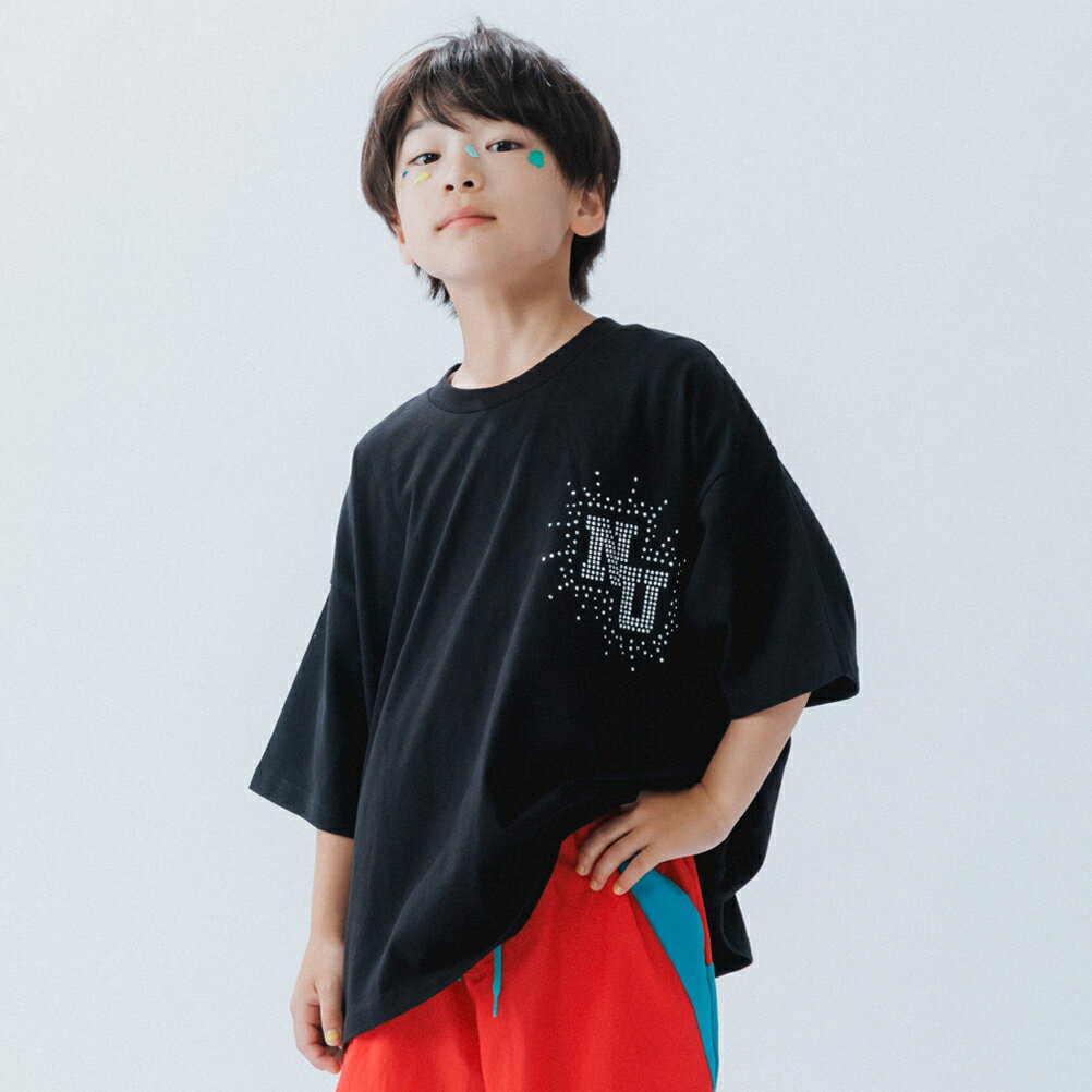 【ヌヌフォルム ヌヌ nunu nunuforme】 NUラインストーンロゴT【3月入荷予定】 ブラック