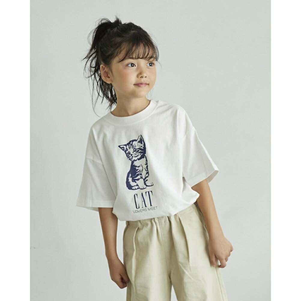 “アンディニー”のCAT Tシャツ【3月入荷予定】半袖の季節にマストなデザイン。大きな猫のプリントがポイントの1枚。1枚でサマになるように計算されたシルエット。ボディは柔らかい綿100％の20/-OE天竺生地を使用。MODELWH / 11...