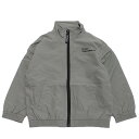 “ザ・パークショップ”のSLIP-ON SPORTS JACKET袖が脱着可能でベストにもなるトレーニングジャケット。ナイロン素材で軽やかな着心地が魅力的。フロントと着脱部分はジップファスナー仕様。刺繍ロゴがアクセントに。パンツとセットアップもおすすめ。表地　ナイロン100%裏地　ポリエステル100%グレーオリーブネイビーブラックオリーブネイビーブラックメーカー希望小売価格はメーカー商品タグに基づいて掲載しています関連キーワード:子供服 キッズ 男の子 女の子 ガールズ ボーイズ ジュニア ユニセックス レディース メンズ グレー 115cm 125cm 135cm 145cm 23awtps630トップ&nbsp;&gt;&nbsp;セールブランド一覧&nbsp;&gt;&nbsp;ザ・パークショップ(THE PARK SHOP)トップ&nbsp;&gt;&nbsp;ブランド一覧&nbsp;&gt;&nbsp;ザ・パークショップ(THE PARK SHOP)トップ&nbsp;&gt;&nbsp;アイテム一覧&nbsp;&gt;&nbsp;ジャケット・アウター&nbsp;&gt;&nbsp;ベストトップ&nbsp;&gt;&nbsp;ボーイズ・ユニセックス&nbsp;&gt;&nbsp;ジャケット・アウター&nbsp;&gt;&nbsp;ベストトップ&nbsp;&gt;&nbsp;アイテム一覧&nbsp;&gt;&nbsp;ジャケット・アウター&nbsp;&gt;&nbsp;ウインドブレーカートップ&nbsp;&gt;&nbsp;ボーイズ・ユニセックス&nbsp;&gt;&nbsp;ジャケット・アウター&nbsp;&gt;&nbsp;ウインドブレーカートップ&nbsp;&gt;&nbsp;アイテム一覧&nbsp;&gt;&nbsp;ジャケット・アウター&nbsp;&gt;&nbsp;ライトアウタートップ&nbsp;&gt;&nbsp;ボーイズ・ユニセックス&nbsp;&gt;&nbsp;ジャケット・アウター&nbsp;&gt;&nbsp;ライトアウターサイズ115125135145着丈(BC・前/後)46.5495155身幅42.5454852肩幅46.549.55357袖丈3235.538.541採寸結果は全てセンチ表記です。商品により多少の誤差がございます。目安とお考え下さい。※BCはバックセンター（首から裾までの後中心）です。※SNPはサイドネックポイント（肩から裾までの直線で計測した長さ）です。生地の透け感なしあり生地の厚み薄手普通厚手生地の伸縮性なしややありあり裏地なしあり裏起毛a266a299a321a