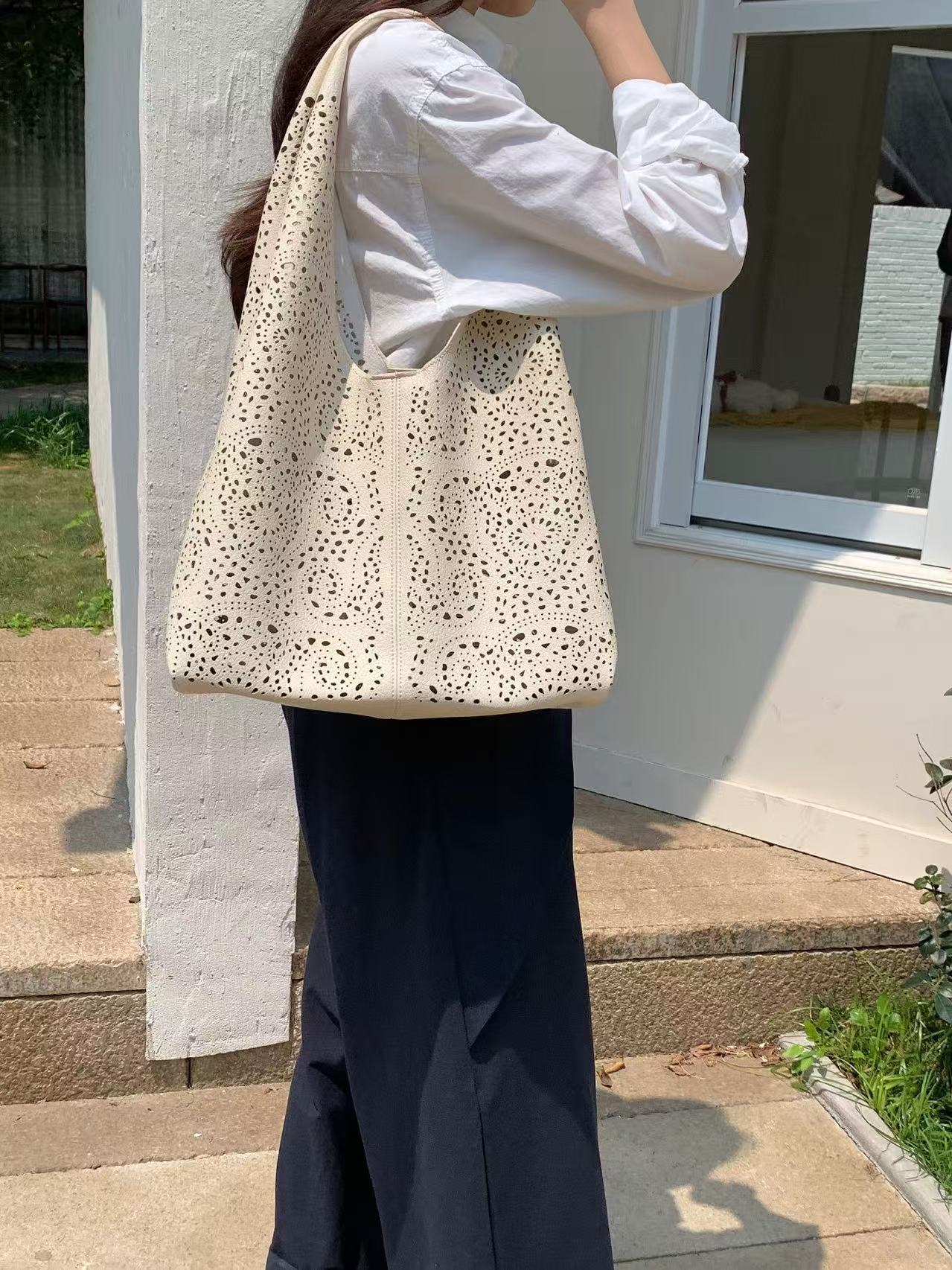 エコレザーショルダーバッグ ホワイト