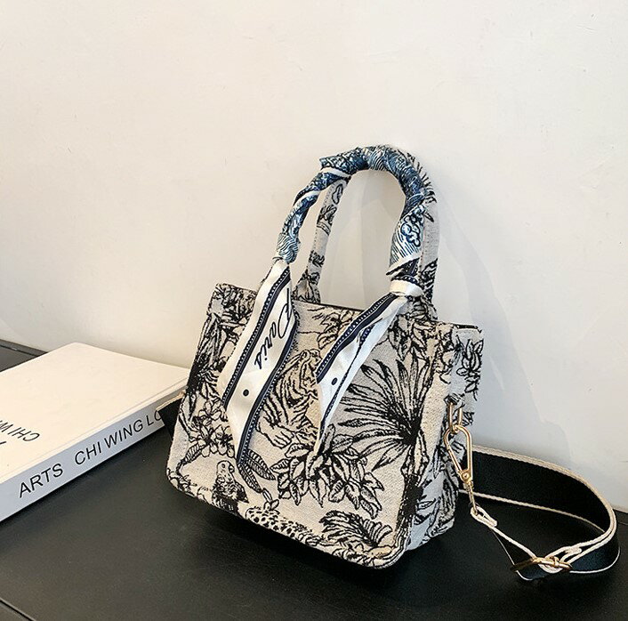 ♡ボタニカルショルダーバッグ♡ズパゲッティ バッグ フリンジバッグ アロハ 楽天市場】ボタニカル柄（ショルダーバッグ・メッセンジャーバッグ