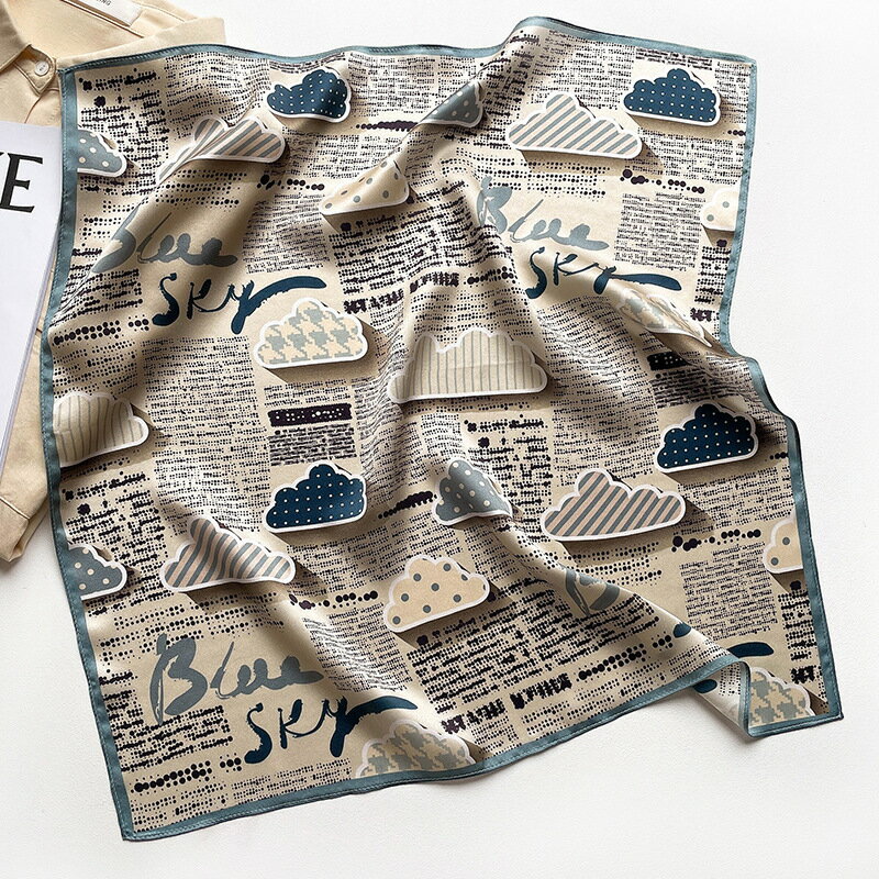 雲＆新聞柄シルクスカーフ