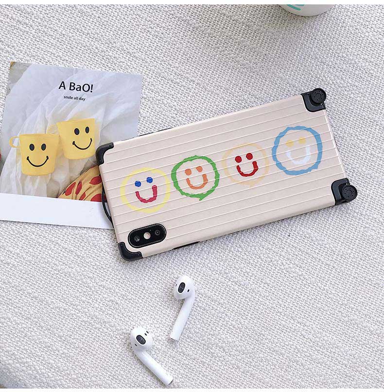 【メール便送料無料】≪人気SMILEシリーズ≫掴みやすいオシャレなラゲージケース風凸凹ボディが大人女子にぴったり♪かわいいにこちゃんが並んだスマホケース iPhone6,6s,6Plus,6 S Plus,iPhone7,8,7Plus,8Plus,iPhoneX,XS,iPhoneXR,iPhoneXS MAX