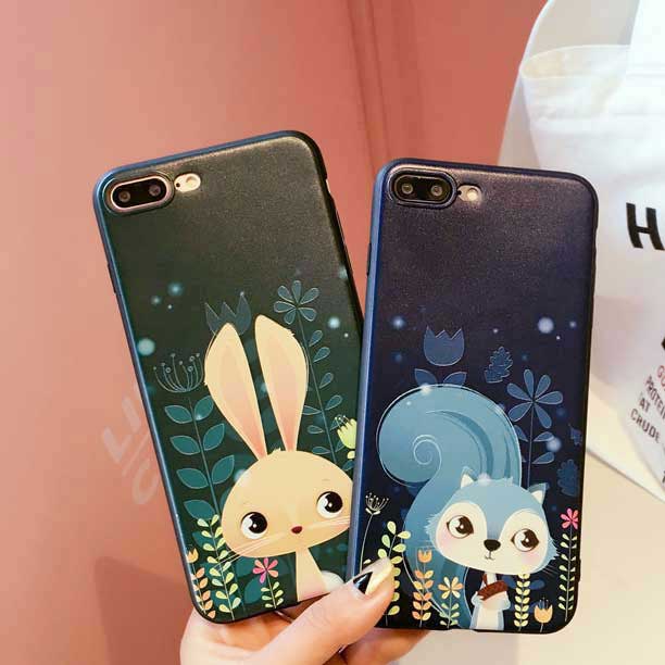 【メール便送料無料】ファンタジーな雰囲気でかわいいしキレイ!お花に囲まれたつぶらな瞳のレッドのキツネ(狐)・ブルーのリス・グリーンのウサギ(うさぎ)スマホケース iPhone6,6s,Plus iPhone7,7Plus,iPhone8,8Plus