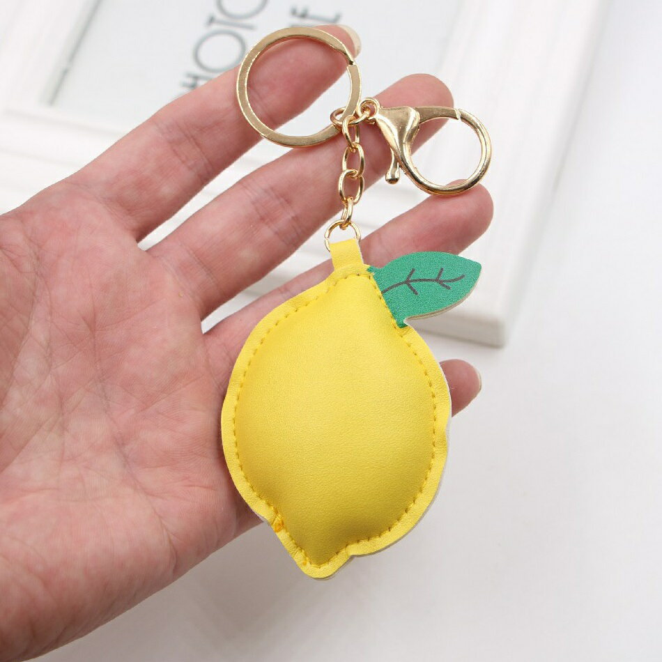 【メール便送料無料】≪大人気フルーツシリーズ≫大人女子にぴったりな高級感のある皮革素材のレモンモチーフチャーム
