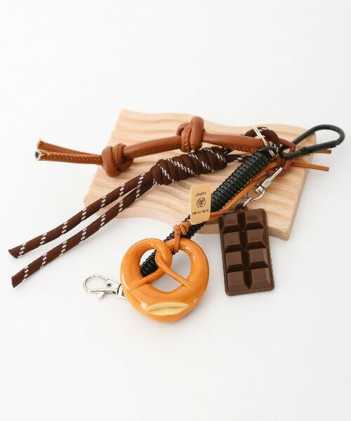 【メール便送料無料】≪大人気食玩シリーズ≫カラビナ＆ロープアクセサリーが絶妙なバランス♪バッグに癒..