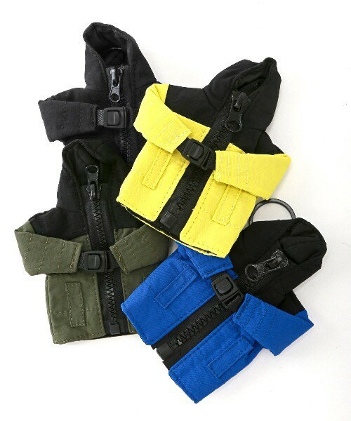 【メール便送料無料】≪選べる4色展開≫ストリートにもアウトドアにもハマる♪ 主役級の存在感 ファッション好きが選ぶ、POPで遊び心あふれるバッグチャーム