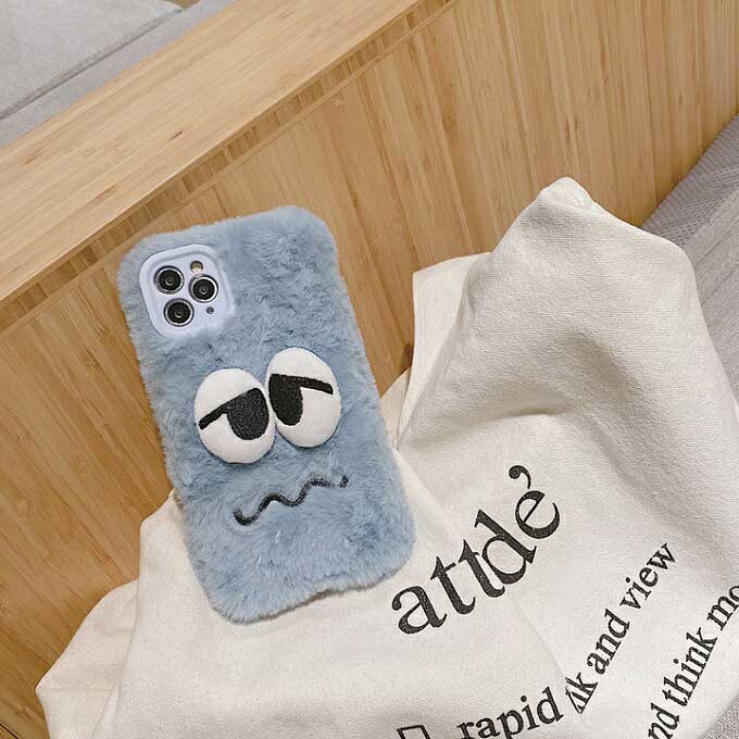【メール便送料無料】≪大人気ファーシリーズ≫オシャレなブルーカラーのもこもこボアボディ♪大人女子にぴったりな脱力系モンスターモチーフスマホケース iPhone7/8Plus X/Xs XR XS Max iPhone11 11Pro Max 12 12pro 12Pro Max 13 13Pro 13Pro Max