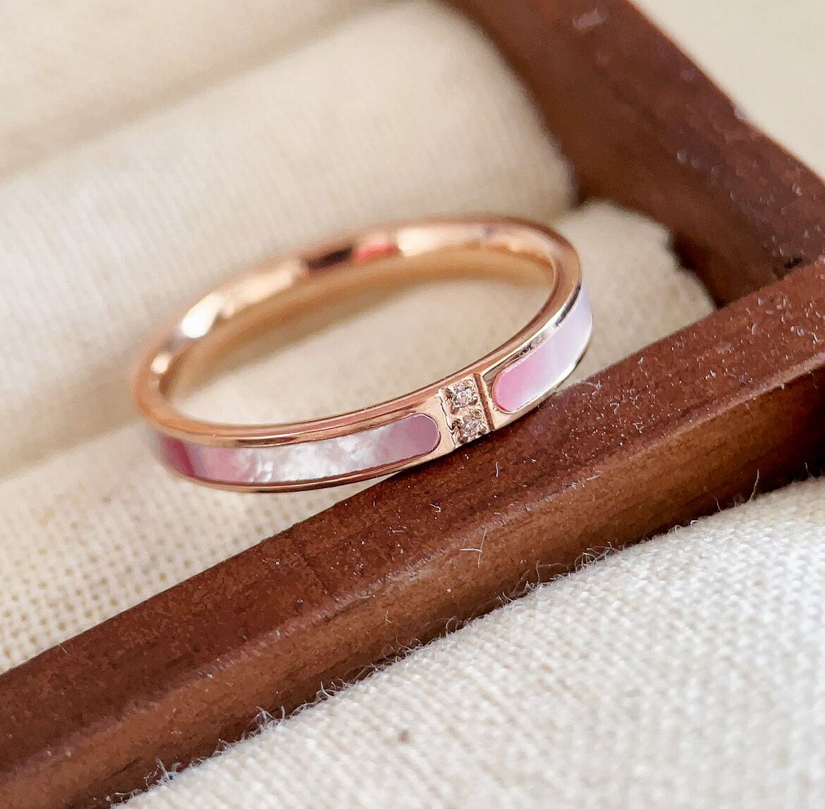 つけっぱなしOK リング 指輪 ステンレス 天然 ピンク 貝殻 シエル ring 金属アレルギー対応 さびない K18 大人可愛い レディース人気 おしゃれ 重ね付け 20代 30代 40代 50代 CICI