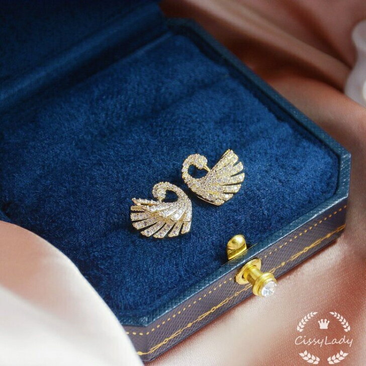 レディース人気ピアス 白鳥 CZダイヤ 立体ピアス おしゃれ 金属アレルギー対応 パーティー 女子会 ウェディング 妻彼女娘 ギフト ご褒美