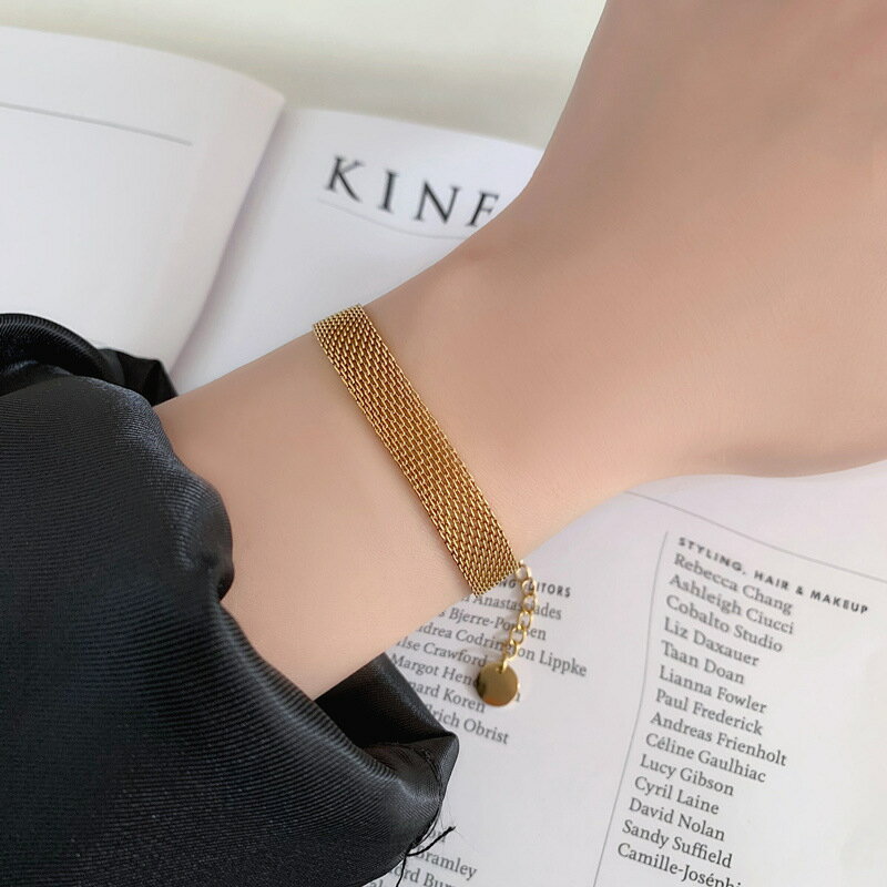 商品情報商品名CICI 18kgp サージカルステンレス製 編み風 ブレスレット 金属アレルギー対応 つけっぱなし K18 大人可愛い 大人女子 レディース人気 カジュアル 素材/材質サージカルステンレス製＋18kgpサイズ/寸法サイズ：1...