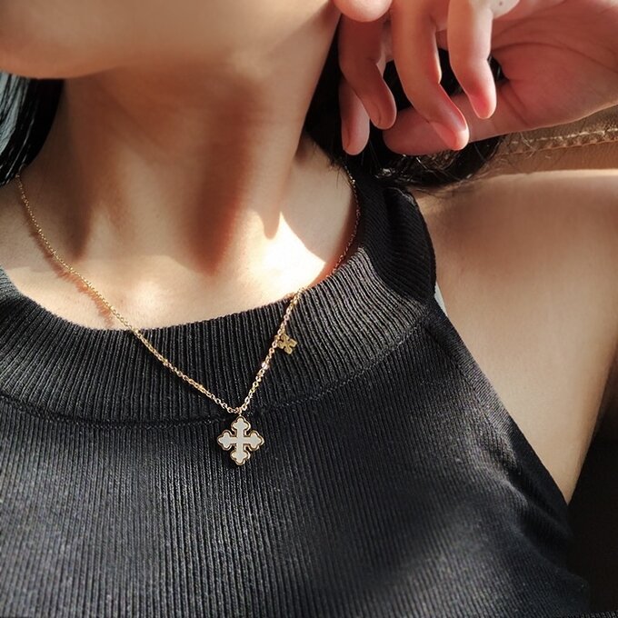 Rakuten - CICI 18kgp ステンレス製 天然シェル ダブル十字架 クロス ネックレス 金属アレルギー対応 つけっぱなし K18 大人可愛い 大人女子 レディース人気 カジュアル