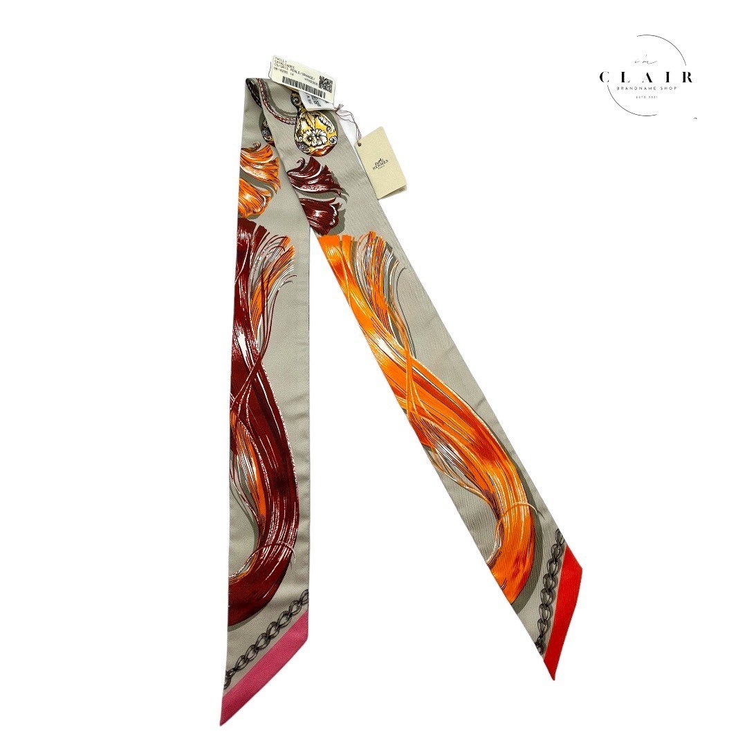 【未使用品】 エルメス hemes スカーフ ツイリー 騎馬行進 Cavalcades シルクツイル 2023秋冬 HERMÈS SCARF TWILLY ブランド小物 新古品