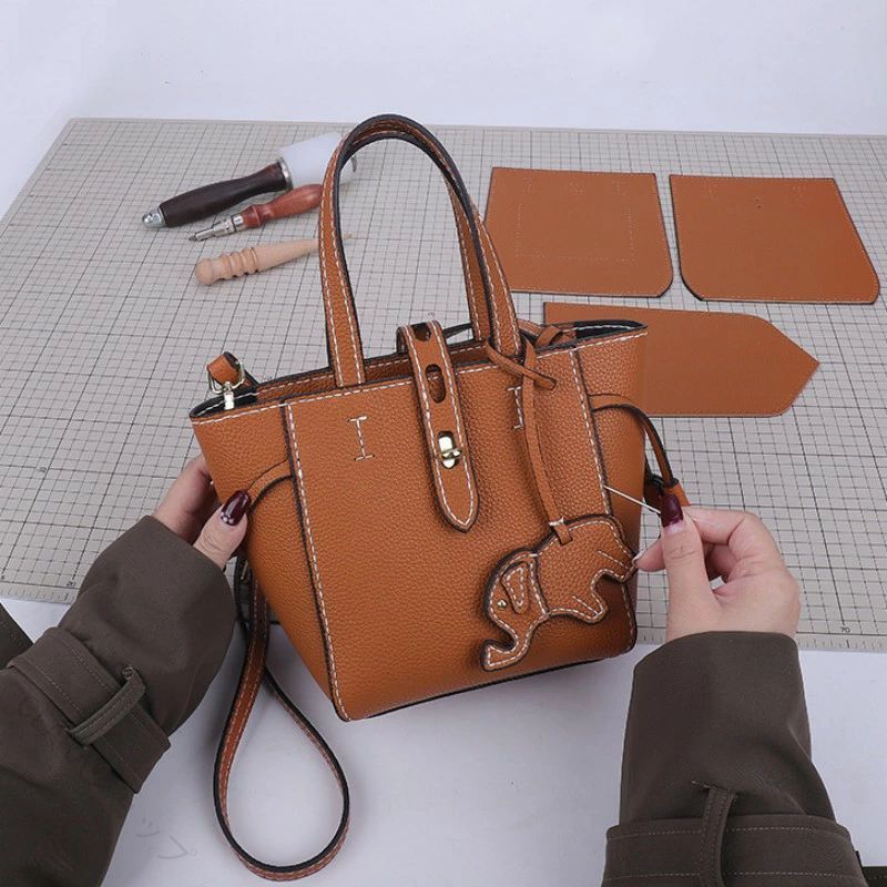 ショルダーバッグ DIYキット レザーウォレット クラフトキット ブラック ソーイン...