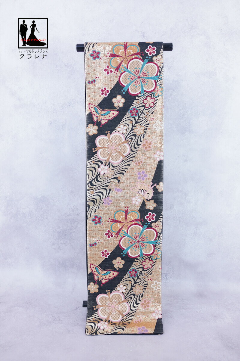 《ブラックフライデークーポンで500円-27,000円OFF》販売 クラレナの 金 黒 梅 蝶々 流水 麻の葉 振袖用 正絹 袋帯 (cl_kimono2563...