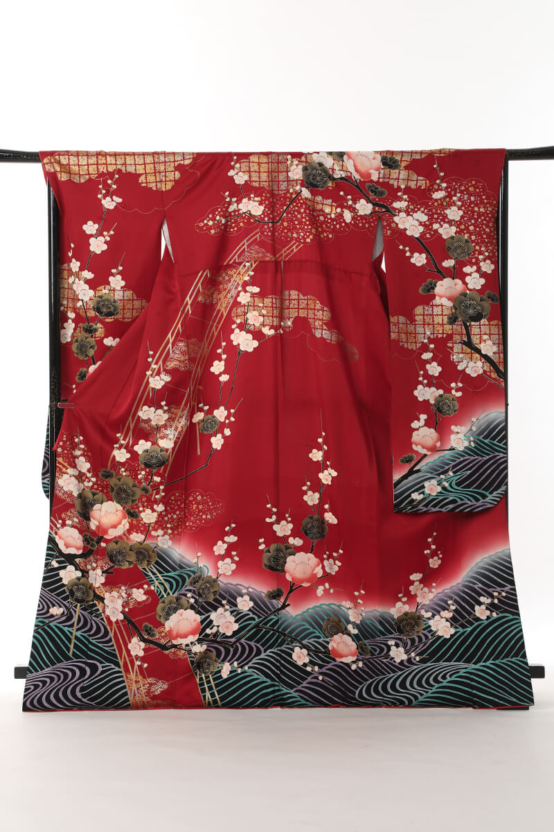 《フォーマル衣装》販売 クラレナの エンジ色 黒 梅 波 橋 雲取り 正絹 中振袖(MS953) (中古)(USED)(リサイクル)【和装】【着物】【女性】【中振袖】