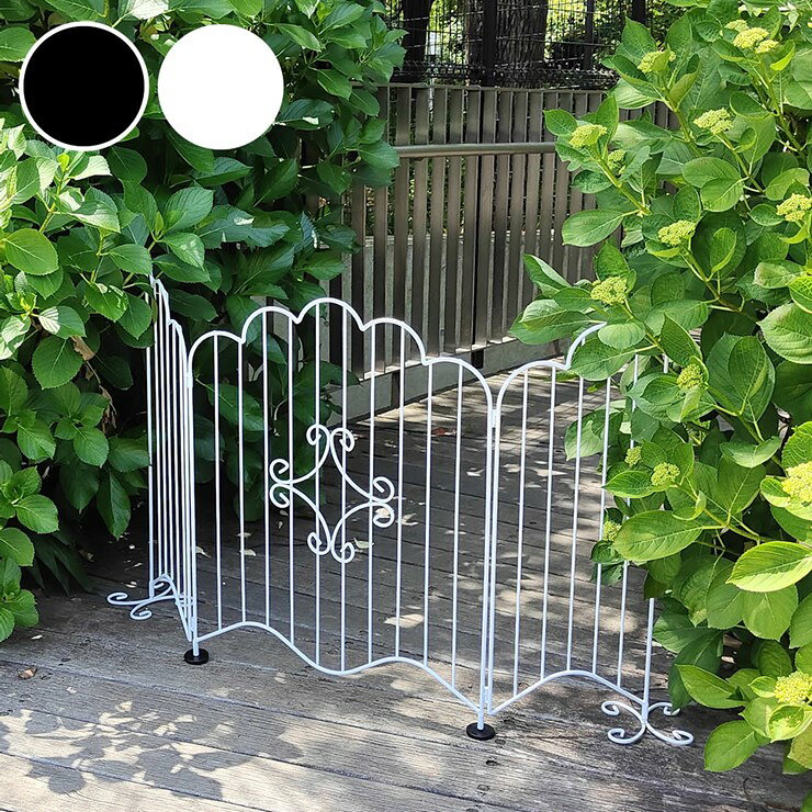 明るく気品あるホワイト。■材質：スチール■仕上げ：粉体塗装■組立区分：組立品(脚・アジャスターの取付けのみ)■組立目安時間：約10分●置くだけ自立/畳めばコンパクト美しい欧風スタイルの置き型アイアンフェンス。ガレージ、お庭、玄関アプローチ等、おしゃれに空間を仕切れたら、ガーデンプランがさらに広がりますよ。●絵画のように美しく仕切れる玄関アプローチに置いてプライベートスペースを確保。備え付けの門扉のように上品。カラーコーンよりも優雅に仕切れます。裏側も美しくどちらに人が通っても見映え良し。●一時的な保護に通りに面した繊細な花を守るのにも役立ちます。動物に荒らされがちな家庭菜園や若い苗の保護にも。●気になる空間の目隠しに気づけば増えている鉢植えや園芸用品も囲めばすっきりした印象に。●伸縮フェンスやポールチェーンのかわりにさっと広げて、さっと畳めるのでカーポートや車庫、駐車場にもぴったり。私有地内でのUターン防止にも。●ペットの飛び出し＆進入禁止出入りが多い玄関では、置き型タイプが便利。台所では危険な調理器具から愛犬を優しく通せんぼ♪飼い主さんも見通しのいいデザインは安心です。注意事項※この商品は組み立て式です。メーカー直送について本商品はメーカー直送品となります。代金引換はご利用頂けません。・配送地域：全国※沖縄・離島・北海道除く・直送送料：配送地域内送料無料・日時時間指定：日時・時間指定不可※商品は1階での軒下渡しとなります。室内への搬入は行っておりません。 ※通常配送商品との同時注文(同梱)は不可です。メーカー直送の場合は単品でのご注文をお願いいたします。返品・交換について「返品不可」：返品不可の商品⇒詳細はこちらをクリック※当店ではお客様都合による交換は受け付けておりません。メーカー/品番住まいスタイル EG1200WHT商品カテゴリガーデニング エクステリア エクステリア フェンス ラティス本体サイズW1325xD160xH760mm 4.6商品説明カラー区分： ホワイト主な仕様： 住まいスタイル 自立型 折りたたみ式 外枠線径：約7mm■検索コード 20240531■ジャンル 花・ガーデン・DIY エクステリア・ガーデンファニチャー フェンス■カテゴリ ガーデニング エクステリア エクステリア フェンス ラティスその他注意事項※本商品は、メーカー取り寄せのため、欠品している場合がございます。※画像はイメージです。商品の詳細はメーカー受付窓口/HPにてご確認ください。※掲載商品は予告無く販売終了となっている場合もあり、掲載商品全ての出荷確約をするものではありません。[メーカー直送について]本商品はメーカー直送品となります。代金引換はご利用頂けません。・配送地域：全国※沖縄・離島・北海道除く・直送送料：配送地域内送料無料・日時時間指定：日時・時間指定不可※商品は1階での軒下渡しとなります。室内への搬入は行っておりません。※通常配送商品との同時注文(同梱)は不可です。メーカー直送の場合は単品でのご注文をお願いいたします。