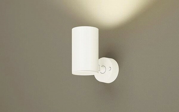 電圧：100VLED内蔵色温度：3500K消費電力：4.5W（固有）エネルギー消費効率：96.6lm/WRa:Ra83VA：10KVA：0.01返品・交換について「返品不可」：返品不可の商品⇒詳細はこちらをクリック※当店ではお客様都合による交換は受け付けておりません。メーカー/品番パナソニック LSEB6012KLE1商品カテゴリ照明器具 スポットライト LED取付方法取付・電気工事が必要です。本体サイズ幅φ76・高125・出しろ147商品説明カラー区分： ホワイトランプ色： LED（温白色）合計W数： 4.5主な仕様： パナソニック スポットライト【検索用コード】 【R送料無料_パナLS】■検索コード 20180302■ジャンル インテリア・寝具・収納 ライト・照明器具 天井照明 スポットライト・ライティングシステム■カテゴリ 照明器具 スポットライト LEDその他注意事項※本商品は、メーカー取り寄せのため、欠品している場合がございます。※画像はイメージです。商品の詳細はメーカー受付窓口/HPにてご確認ください。※掲載商品は予告無く販売終了となっている場合もあり、掲載商品全ての出荷確約をするものではありません。パナソニック スポットライトLSEB6012KLE1 本体色：ホワイト