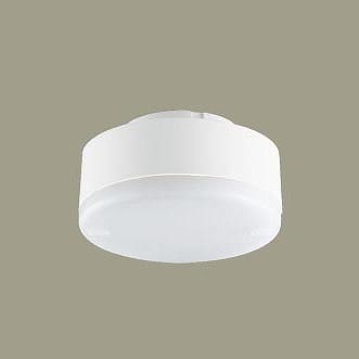 消費電力：8.2W（固有）エネルギー消費効率：103lm/W色温度：2700K／3500KRa：電球色Ra83／温白色Ra83ランプ交換はカチッとはめて、クルッとまわすだけ。JIS規格「GX53ソケット」対応のLEDフラットランプ壁スイッチで、光色をチェンジ。光色切替タイプくらしのシーンに合わせて光色を切り替えて、過ごしやすい空間を演出できます。温白色・電球色：明るさ感も兼ね備えた温かみのあるくつろぎ空間へ。注意事項※適合機種は必ずご確認ください。返品・交換について「返品不可」：返品不可の商品⇒詳細はこちらをクリック※当店ではお客様都合による交換は受け付けておりません。メーカー/品番パナソニック LLD40001SCQ1商品カテゴリ照明器具 ランプ・電球本体サイズ幅φ70・高38 0.1kg商品説明カラー/サイズ区分： クラス700 φ70ランプ色： LED（光色切替）合計W数： 8.2ランプ・W数： LEDフラットランプφ70 光色切替クラス700（口金GX53-1）主な仕様： パナソニック 光色切替タイプ：壁スイッチで光色をチェンジ■検索コード 20210623■ジャンル インテリア・寝具・収納 ライト・照明器具 電球 LED電球■カテゴリ 照明器具 ランプ・電球その他注意事項※本商品は、メーカー取り寄せのため、欠品している場合がございます。※画像はイメージです。商品の詳細はメーカー受付窓口/HPにてご確認ください。※掲載商品は予告無く販売終了となっている場合もあり、掲載商品全ての出荷確約をするものではありません。パナソニック LEDフラットランプ φ70LLD40001SCQ1 本体色：クラス700