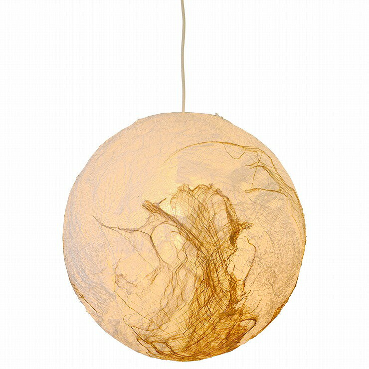 和紙を固めてシェードにした柔らかい灯り楮固めは、和紙の原料になる楮の繊維を粗い状態のまま固めた珍しい灯り。ぼんやりとした灯りで、柔らかい印象を与えます。※手作りのため、画像とは色合いのデザインが一つ一つ異なります。予めご了承ください。注意事項※ランプ別売です。別途お求めください。メーカー直送について本商品はメーカー直送品となります。代金引換はご利用頂けません。・配送地域：全国※沖縄・離島・北海道除く・直送送料：配送地域内送料無料・日時時間指定：時間指定不可※商品は1階での軒下渡しとなります。室内への搬入は行っておりません。 ※通常配送商品との同時注文(同梱)は不可です。メーカー直送の場合は単品でのご注文をお願いいたします。返品・交換について「返品不可」：返品不可の商品⇒詳細はこちらをクリック※当店ではお客様都合による交換は受け付けておりません。メーカー/品番彩光デザイン SPN1-1087商品カテゴリ照明器具 和風ペンダントライト その他取付方法引掛シーリング商品説明カラー/サイズ区分： 楮固め 45cmランプ色： ランプ別売ランプ・W数： E26×1(別売：60Wまで)主な仕様： 彩光デザイン ※壁スイッチが必要です。シリーズ名 ： 和紙固め■検索コード 20210401■ジャンル インテリア・寝具・収納 ライト・照明器具 天井照明 ペンダントライト・吊下げ灯■カテゴリ 照明器具 和風ペンダントライト その他その他注意事項※本商品は、メーカー取り寄せのため、欠品している場合がございます。※画像はイメージです。商品の詳細はメーカー受付窓口/HPにてご確認ください。※掲載商品は予告無く販売終了となっている場合もあり、掲載商品全ての出荷確約をするものではありません。彩光デザイン 和風ペンダントライト kozo(コーゾ) 45cmSPN1-1087 本体色：楮固め[メーカー直送について]本商品はメーカー直送品となります。代金引換はご利用頂けません。・配送地域：全国※沖縄・離島・北海道除く・直送送料：配送地域内送料無料・日時時間指定：時間指定不可※商品は1階での軒下渡しとなります。室内への搬入は行っておりません。※通常配送商品との同時注文(同梱)は不可です。メーカー直送の場合は単品でのご注文をお願いいたします。