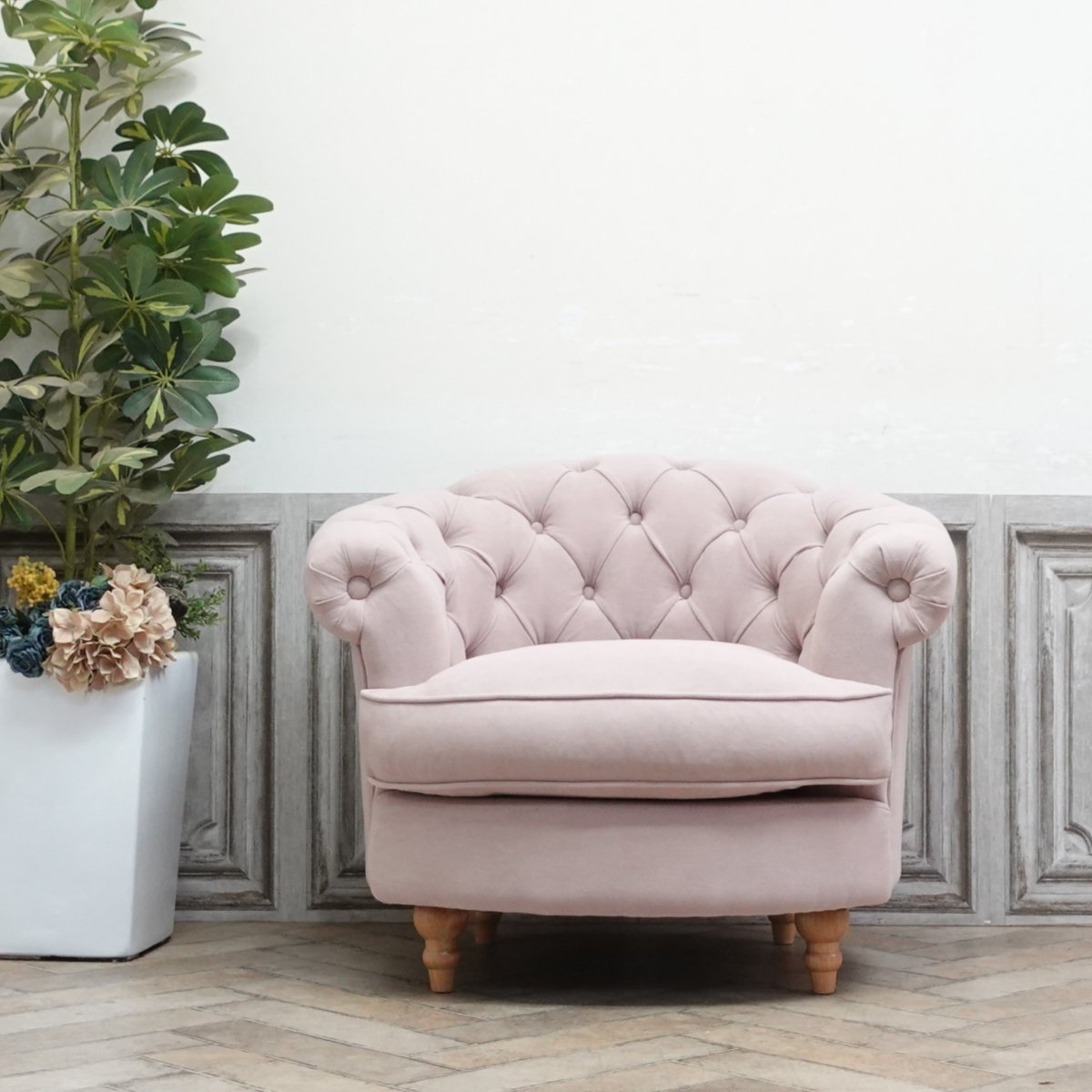輸入家具 ソファー 一人掛け 送料無料 Mousofa モーソファ ソファ 1人掛け 1人用 デザイナーズ アンティーク調 イギリス 英国 ヴィンテージ レトロ 姫系 プリンセス 姫 ロマンチック ガーリー おしゃれ ホテル レストラン サロン 応接 ピンク ファブリック NM1F237N