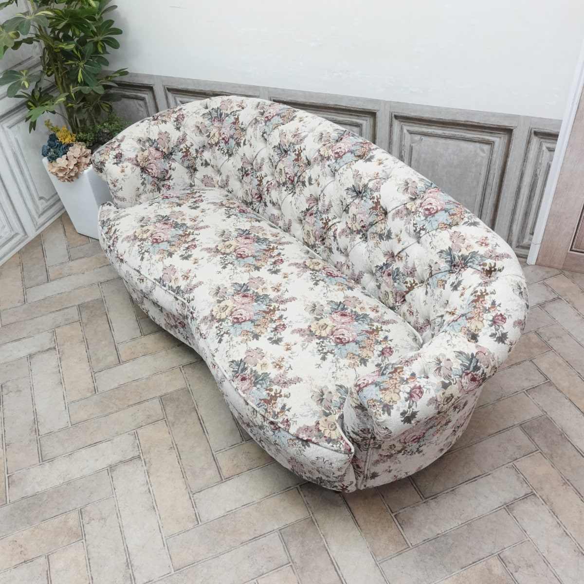 輸入家具 そふぁ ソファー Mousofa モーソファ 3人掛け 三人掛け 3人用 トリプルソファ アンティーク風 イギリス 英国 チェスターフィールド ビンテージ 姫系 家具 プリンセス ロマンチック 可愛い 椅子 什器 店舗 ホテル サロン レトロ フラワー 花柄 NM3F254K [3]
