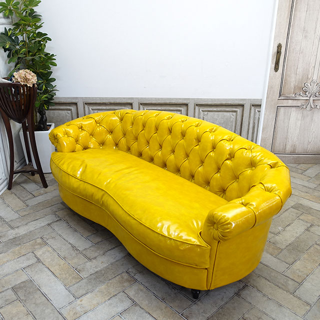 輸入家具 送料無料 ソファ 三人掛け そふぁ ソファー デザイナーズ mousofa トリプルソファ ヴィンテージ 1シーター 3人用 アンティーク イギリス 英国 ホテル 可愛い お洒落 フェイクレザー PUレザー 合皮 イエロー 黄色 NM3P69K [3]