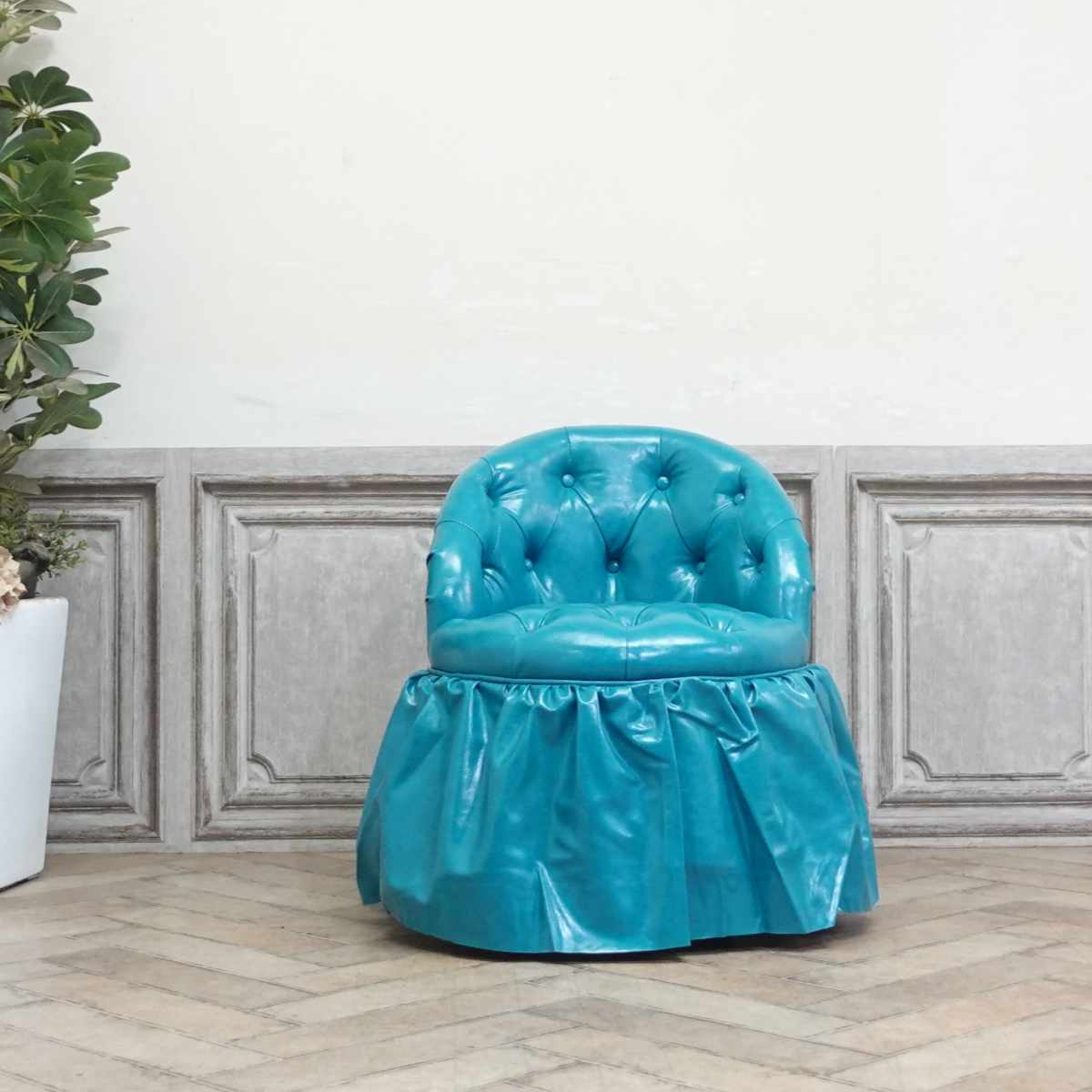 輸入家具 ミニチェア オシャレ スツール スカート付 ウェディング スツール かわいい ヨーロッパ ヨーロピアン プリンセス 家具 姫系 スツール ロマンティック ロマンチック メゾン・ド・シェリー フェイクレザー 合皮 PUレザー ターコイズブルー NSP49