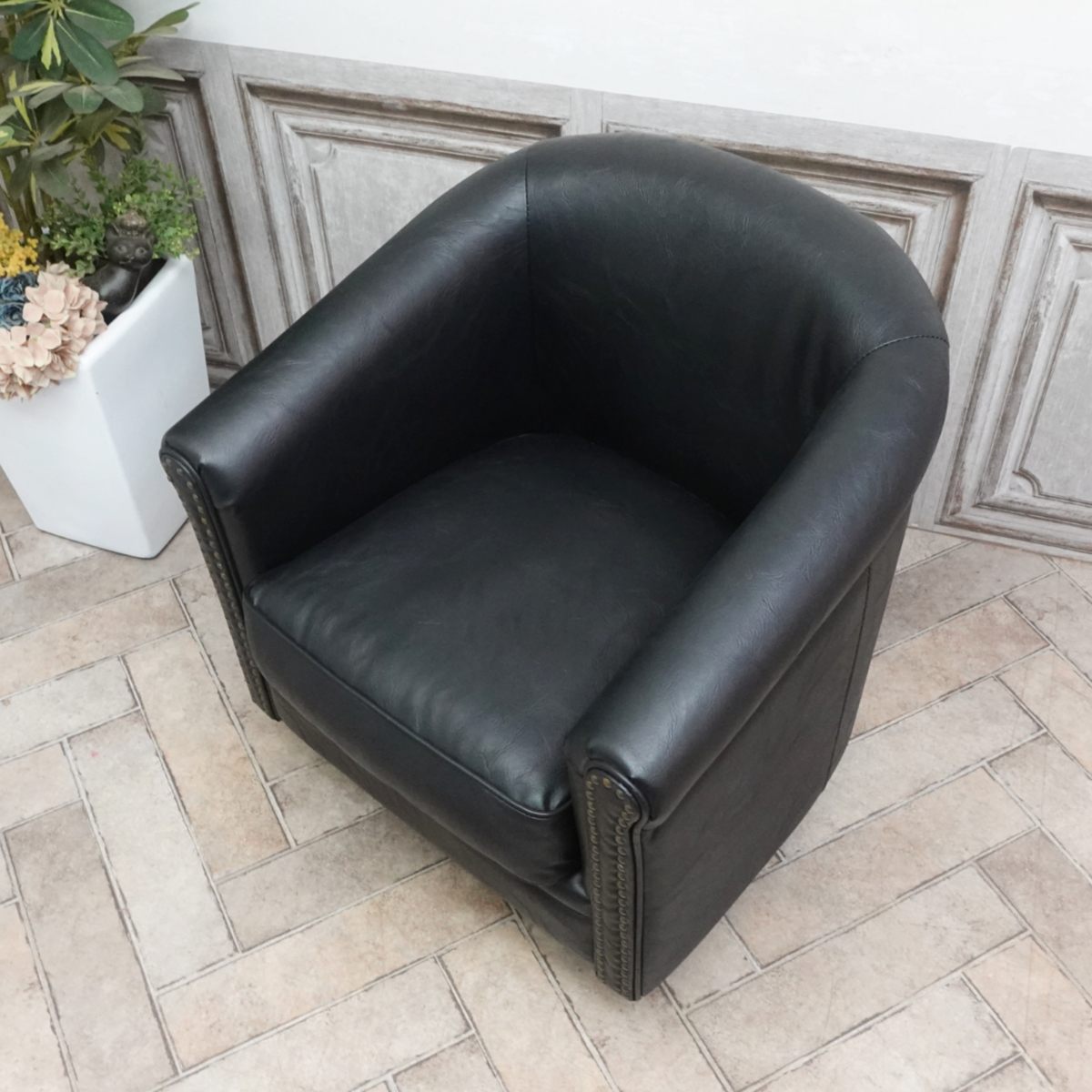 シンプル ソファ 1人掛け ソファー 一人用 ロビー カフェ ホテル ラウンジ レストラン リビング インダストリアル ヴィンテージ レトロ ビンテージ ボタンレス 英国 イギリス ヨーロッパ コンパクト 店舗 什器 お店 フェイクレザー PU 合皮 オールドブラック 黒 VLA1P87K [3]