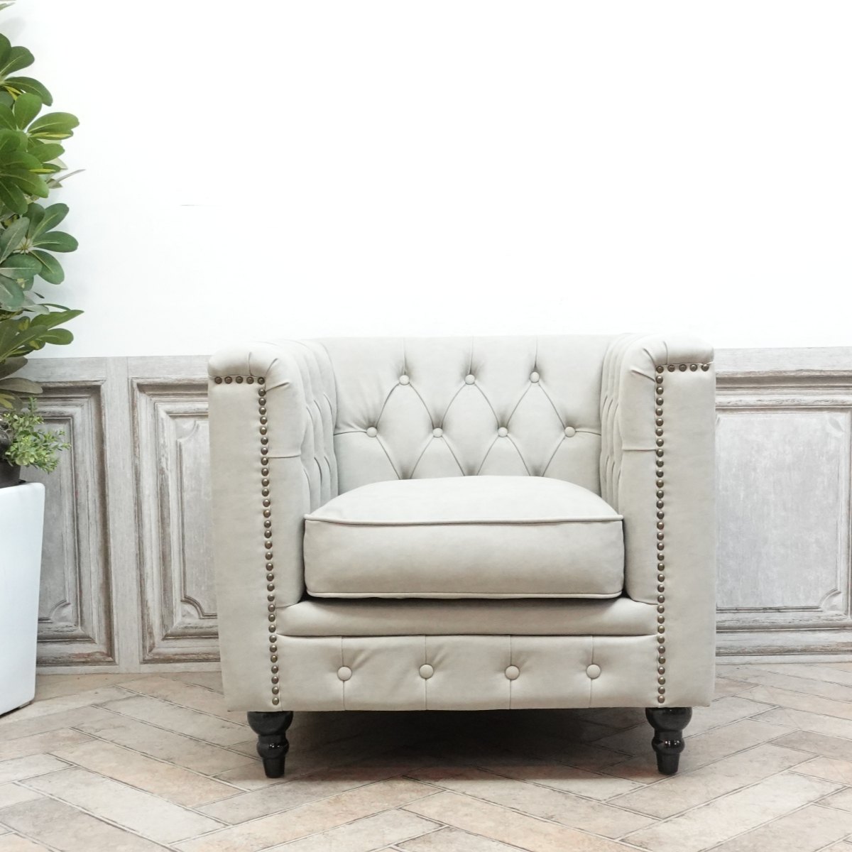 輸入家具 デザイナーズ そふぁ フェイクレザー ソファー ソファ 1人掛け 家具 かわいい アンティーク調 チェスターフィールド 一人用 ソファ Vincent(ヴィンセント) ワンルーム ソファー アンティーク風ソファ専門店 クラシックデモダン ライトグレー 合皮 VM1P101K
