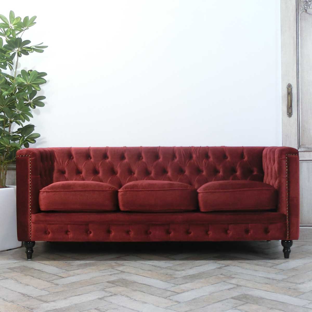 輸入家具 デザイナーズ レッド 赤 ベルベット ベロア そふぁ ソファー ソファ 3人掛け 3シーター 家具 かわいい アンティーク調 チェスターフィールド 三人用 ソファ Vincent(ヴィンセント) VM3F410K ワンルーム ソファー アンティーク風ソファ専門店 クラシックデモダン [2]