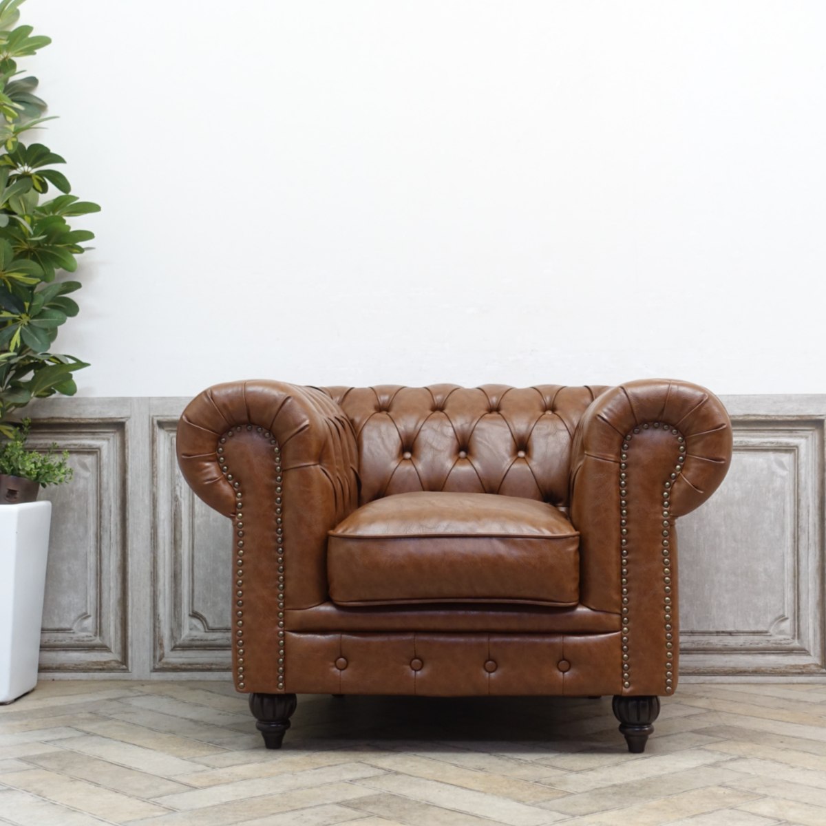 輸入家具 アンティーク そふぁ ソファー クラブマン ソファ 一人掛け 1シーター アンティーク シングルソファ チェスターフィールド ソファ 1人用 英国 イギリス 送料無料 西海岸 男前 ホテル レストラン サロン フェイクレザー PU 合皮 ブラウン キャラメル 茶 VX1P94