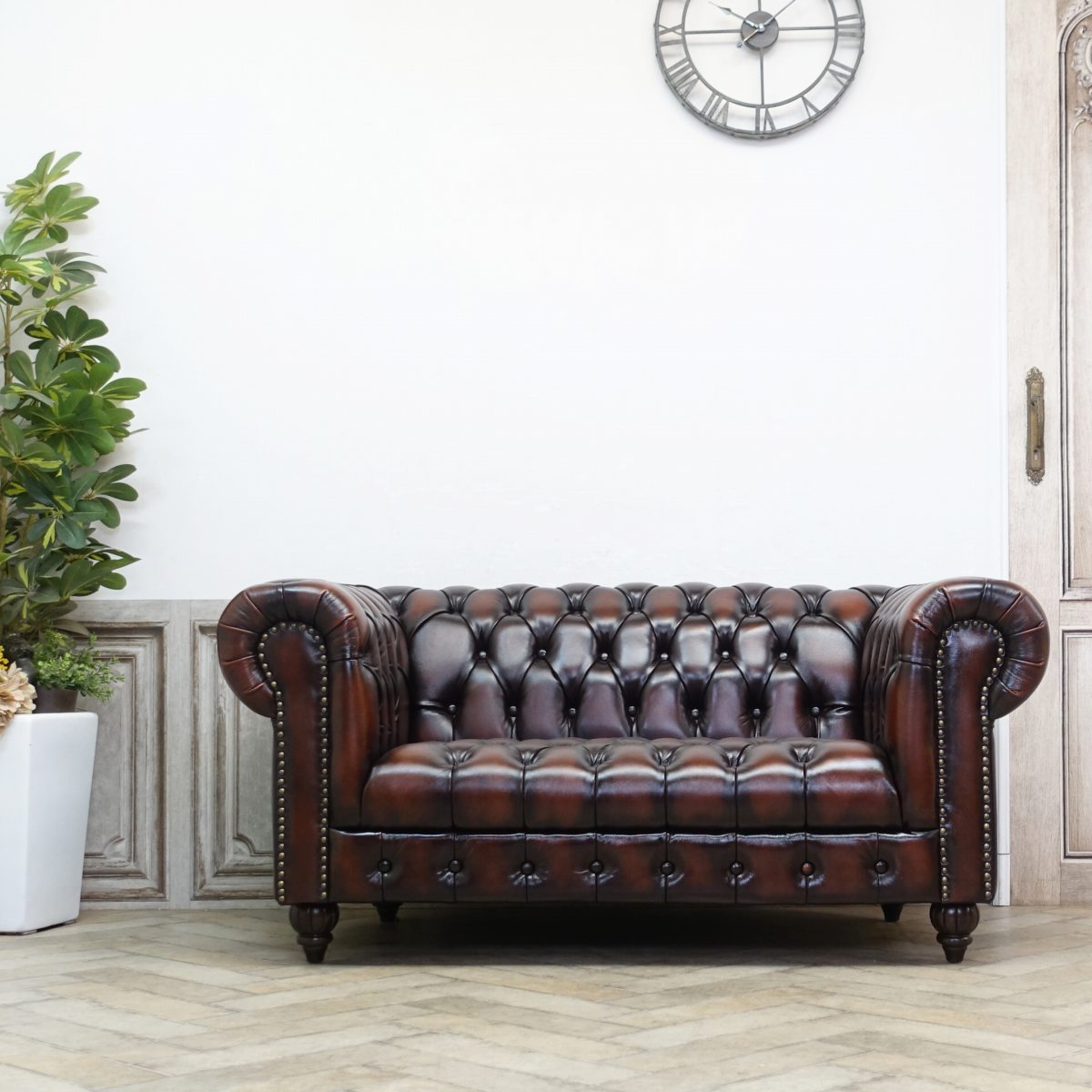 輸入家具 アンティーク そふぁ ソファー クラブマン ソファ 二人掛け 2シーター アンティーク ダブルソファ チェスターフィールド ソファ 2人用 長椅子 英国 イギリス 送料無料 西海岸 男前 ホテル レストラン サロン 革張り ブラウン 茶 リアルレザー 本革 皮 VXB2LS7126