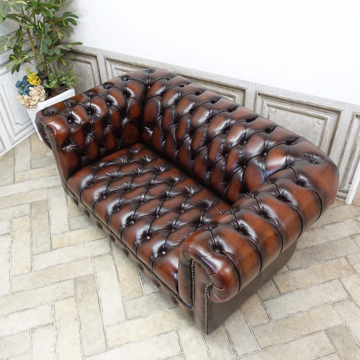 輸入家具 アンティーク そふぁ ソファー クラブマン ソファ 二人掛け 2シーター アンティーク ダブルソファ チェスターフィールド ソファ 2人用 長椅子 英国 イギリス 送料無料 西海岸 男前 ホテル レストラン サロン 革張り ブラウン 茶 リアルレザー 本革 皮 VXB2LS7126 [2]