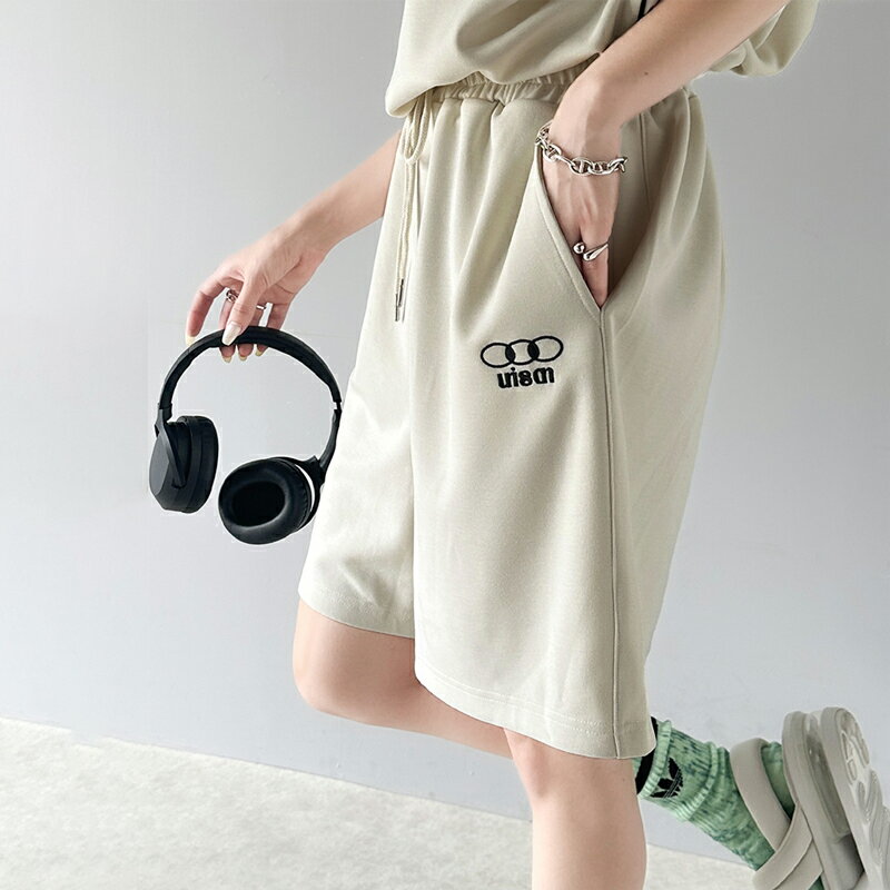 送料無料 ボトムス パンツ レディース ダンボール ハーフパンツ セットアップ可 男女兼用 ユニセックス メンズ アウトドア 旅行 スポーツ ゆるっと オーバーサイズ ウエスト ゴム 大きいサイズ 春 夏 2024ss クラシカルエルフ sp1050241のサムネイル