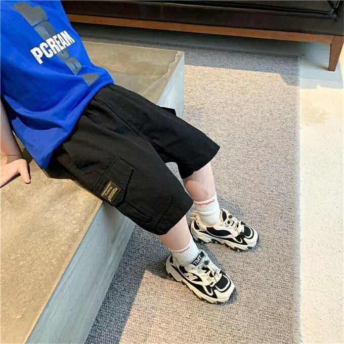 クリーニングエイトの子供服 カーゴハーフパンツ 男の子 夏用 五分丈 ウエストゴム 英字プリント 通学 通園｜アングル2